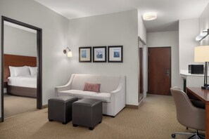 In-room safe, desk, laptop workspace, blackout curtains - Garner Hotel La Porte Bay Area by IHG (La Porte)