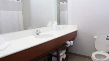 Suite, Multiple Beds, Non Smoking | Bathroom | Combined shower/tub, free toiletries, hair dryer, towels