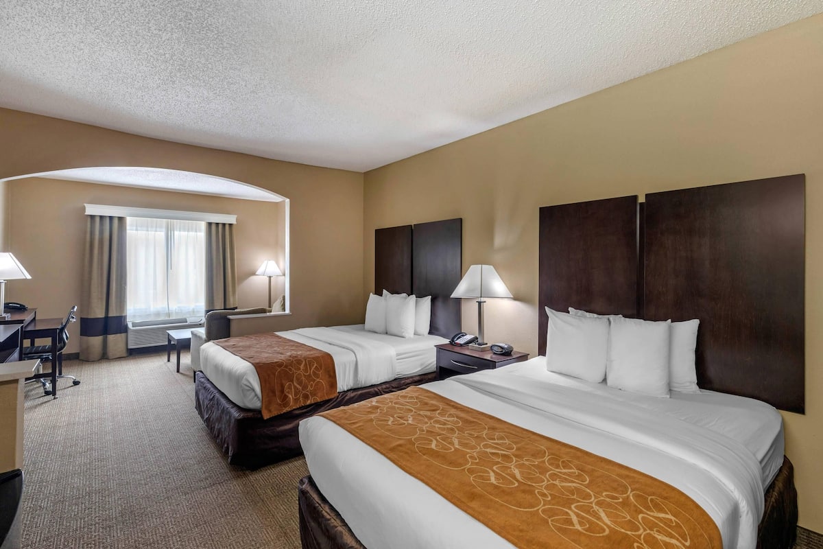 SUITE, 2 QUEEN BEDS. NON SMOKING | Desk, blackout drapes, iron/ironing board, free WiFi