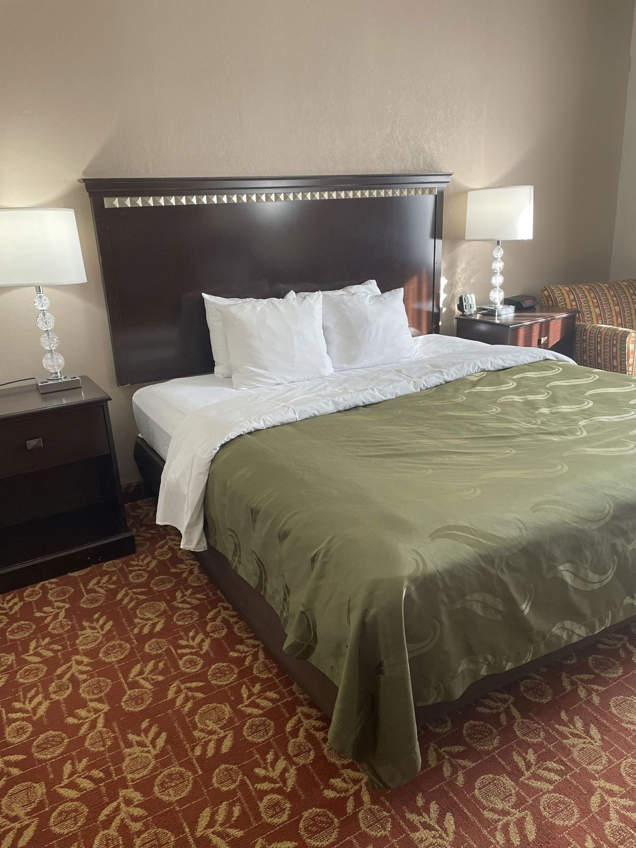 Laptop workspace, blackout curtains, iron/ironing board, free WiFi