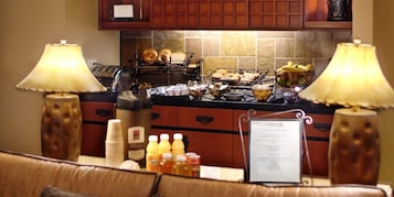 Desayuno autoservicio gratuito y diario