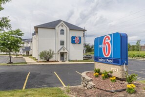 Front of property - Motel 6 Streetsboro, OH (Streetsboro)