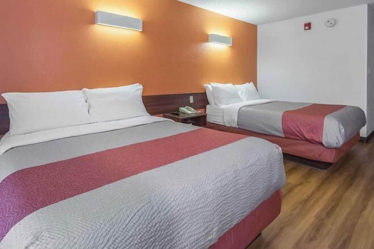 Individueel gemeubileerd, een bureau, gratis wifi, beddengoed