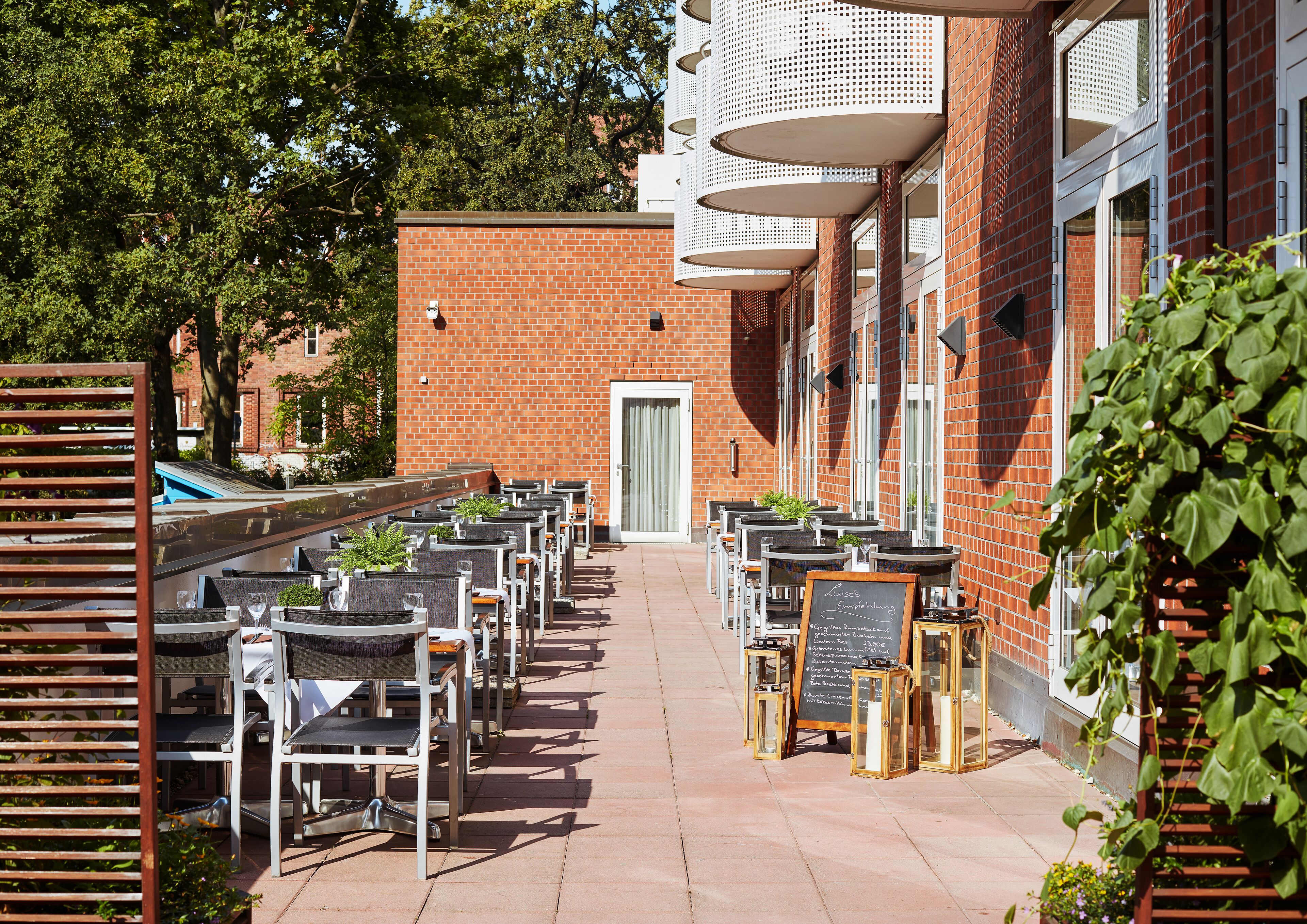 breakfast and dinner served