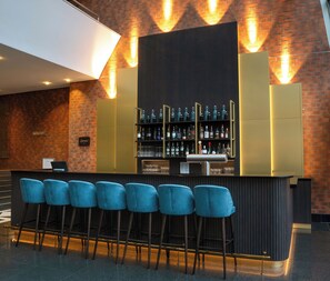 Bar (on property) - Living Hotel Weißensee (Berlin)