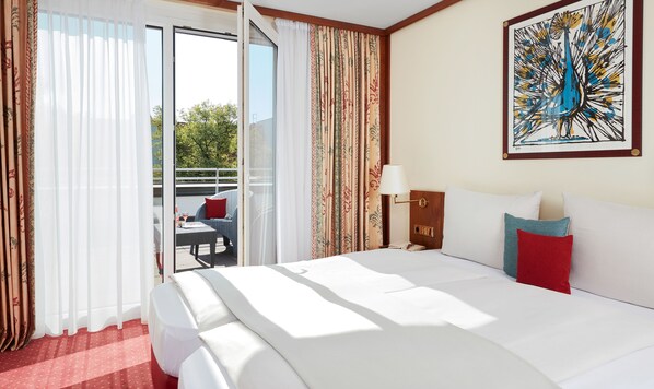 Premium bedding, in-room safe, desk, blackout curtains