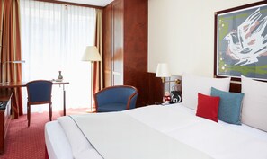 Dobbeltrom – business | Sengetøy av topp kvalitet, safe på rommet og skrivebord