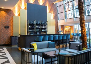 Lobby lounge
