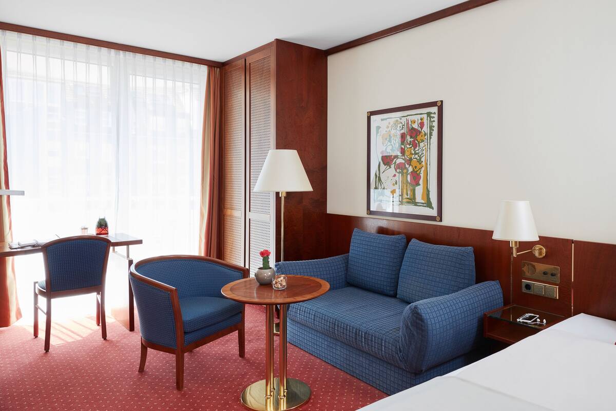 Business Single Room | Premium bedding, in-room safe, desk, blackout drapes