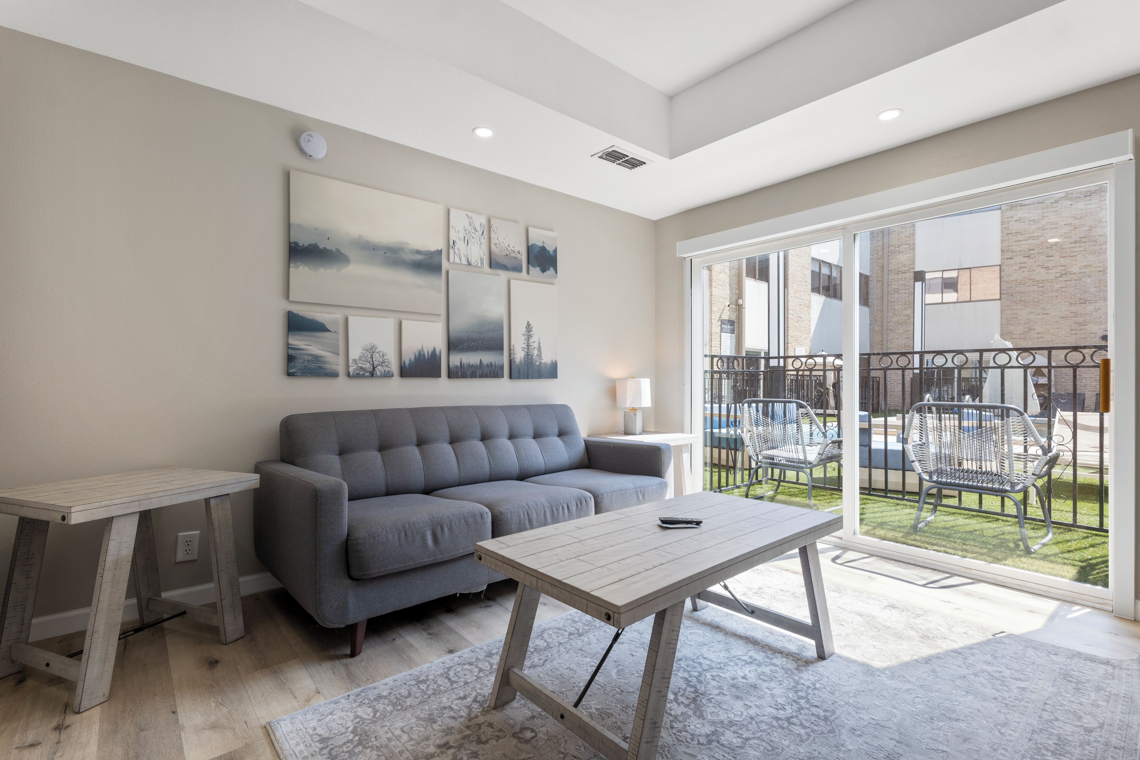 Executive Suite | Ylelliset vuodevaatteet, tallelokero huoneessa, pimennysverhot