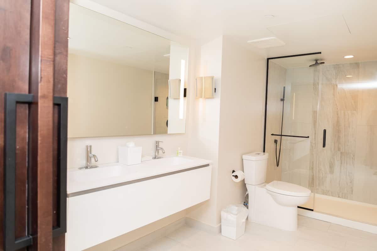 1 bedroom, hypo-allergenic bedding, in-room safe, individually decorated