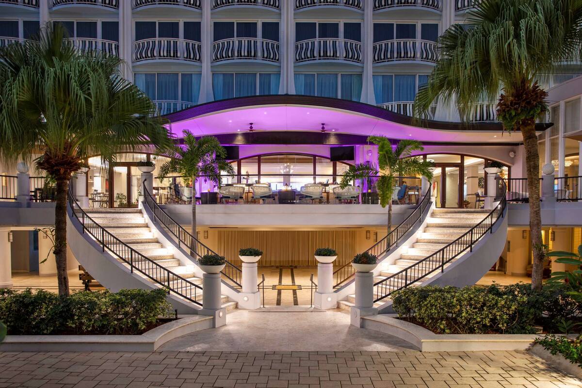 2 bars/lounges, 2 beach bars, swim-up bar, poolside bar