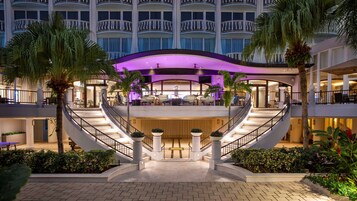 2 bars/lounges, 2 beach bars, swim-up bar, poolside bar