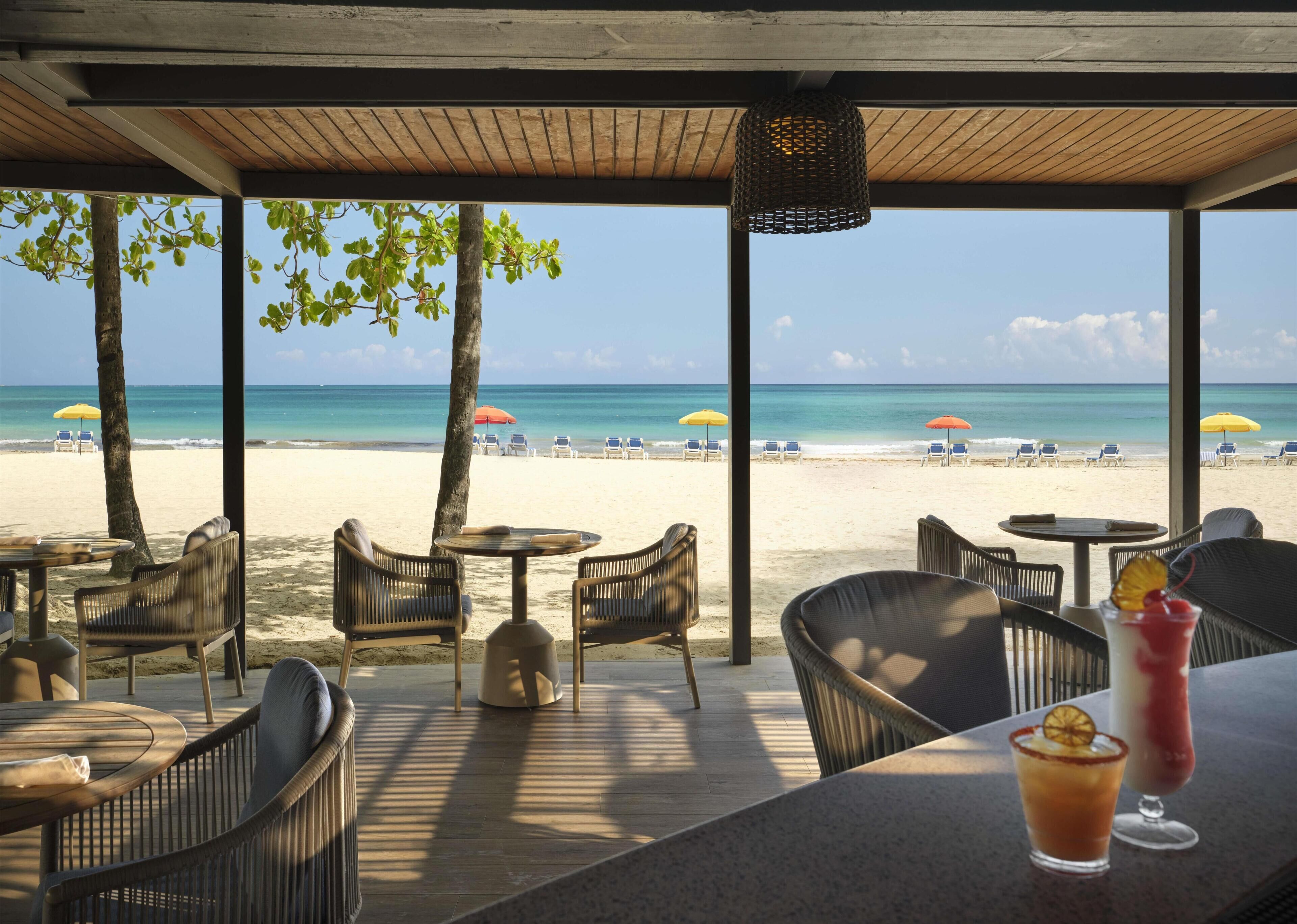 6 restaurants; breakfast, lunch and dinner served 