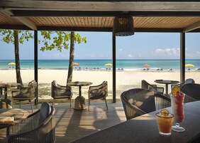 6 restaurantes; se sirve desayuno, almuerzo y cena