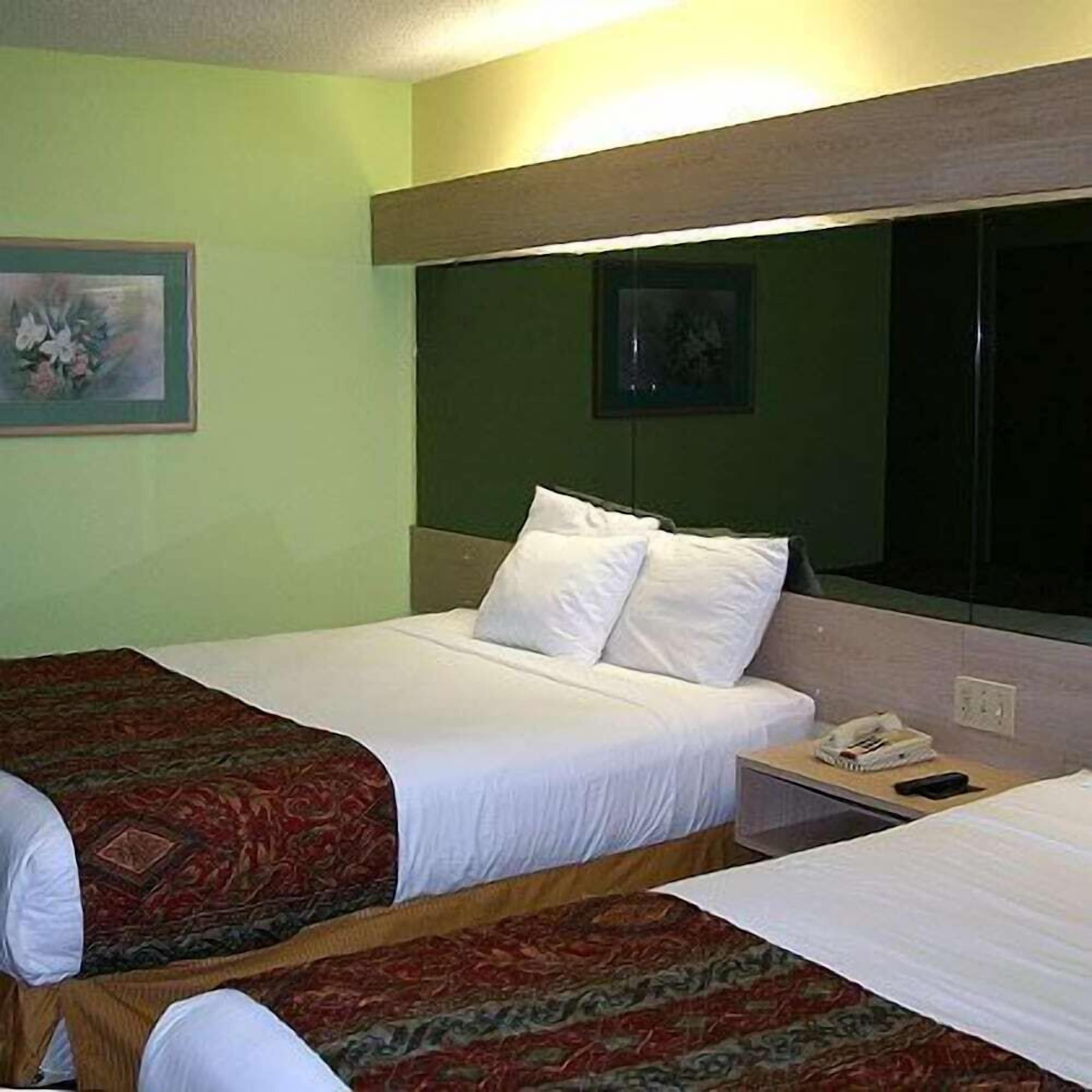 Photo - Motel 6 Charlotte, NC - University