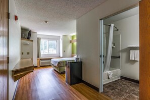 Free WiFi, bed sheets, alarm clocks - Motel 6 Charlotte, NC - University (Charlotte)