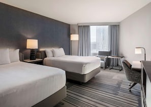 Literie de qualité supérieure, coffres-forts dans les chambres, bureau