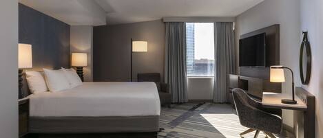 1 bedroom, premium bedding, in-room safe, desk