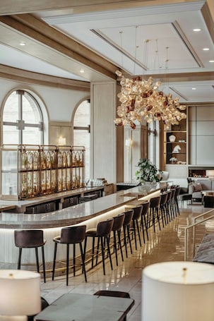 2 bars/lounges, tapas bar. The Ritz-Carlton Dallas, Las Colinas