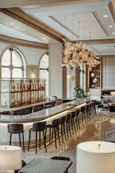 2 bars/lounges, tapas bar at The Ritz-Carlton Dallas, Las Colinas