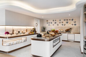 Daily cooked-to-order breakfast for a fee - The Ritz-Carlton Dallas, Las Colinas (Irving)