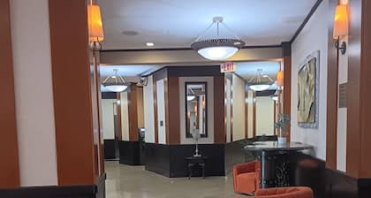 Clarion Hotel & Suites