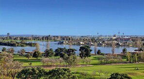 Park view - Bayview Eden Melbourne (Melbourne)