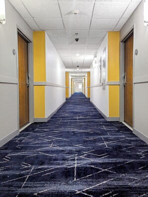 Hallway - Comfort Inn & Suites Mundelein-Vernon Hills (Mundelein)