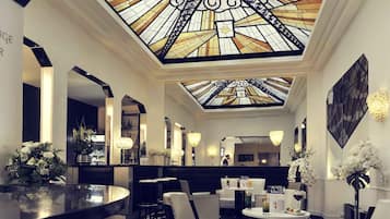 Bar (in der Unterkunft)