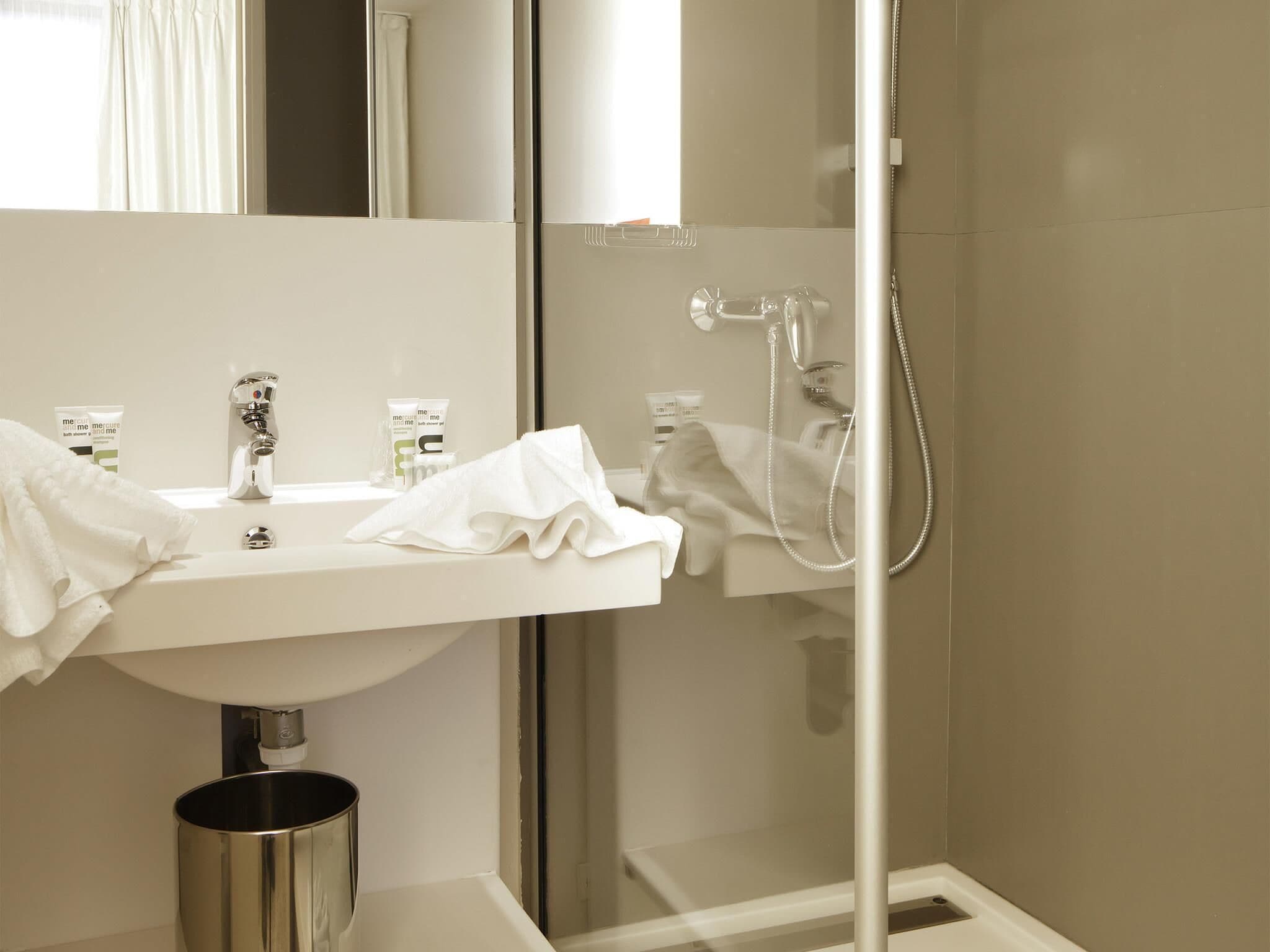 Superior-Zimmer, Mehrere Betten | Zimmersafe, Schreibtisch, Verdunkelungsvorhänge, Bügeleisen/Bügelbrett