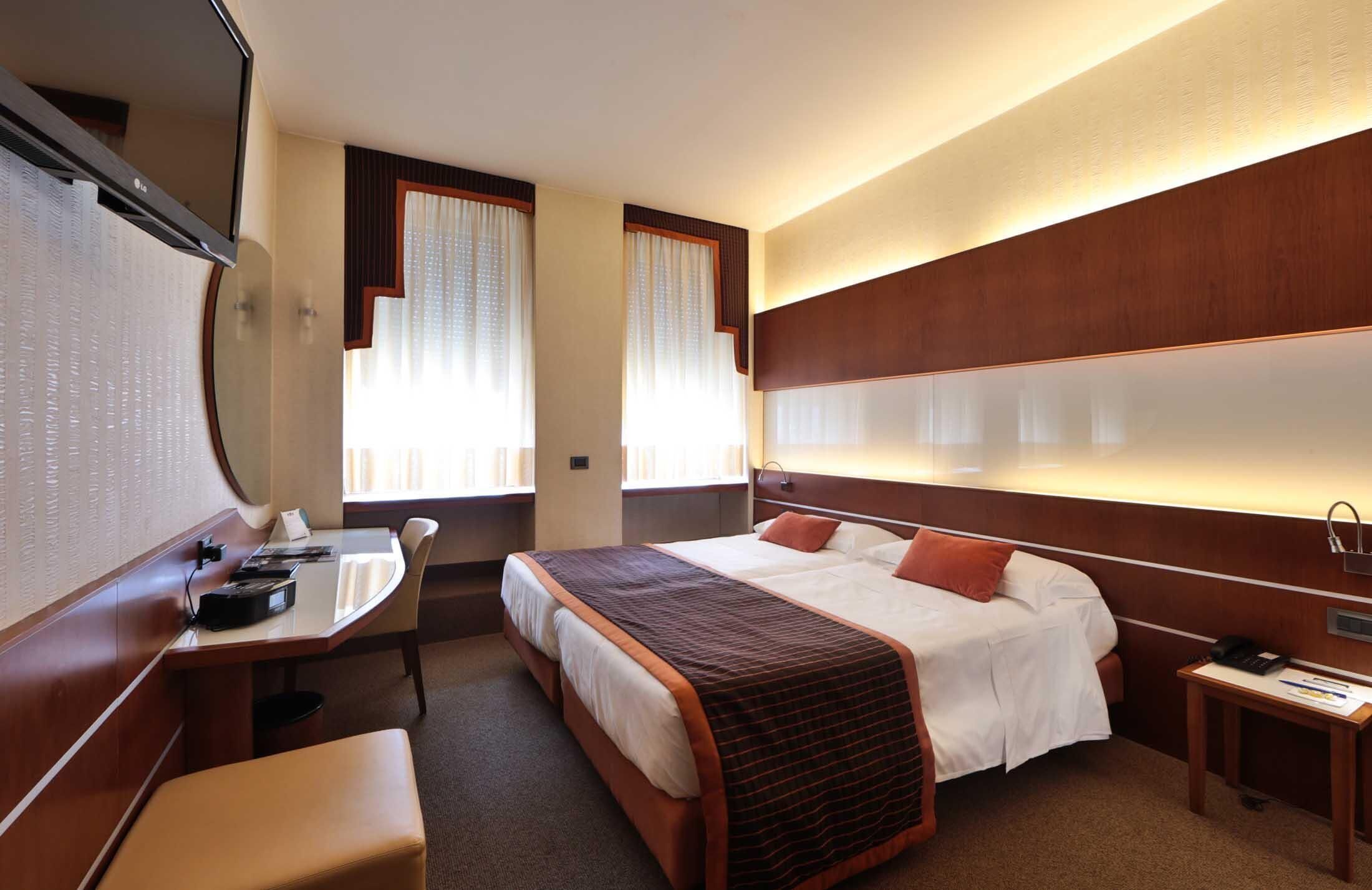 Minibar, in-room safe, soundproofing, free WiFi