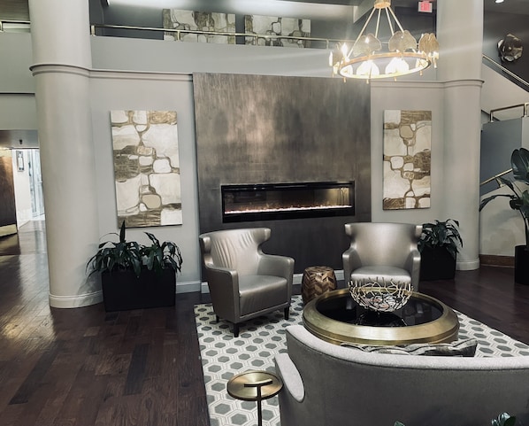 Coin salon dans le hall