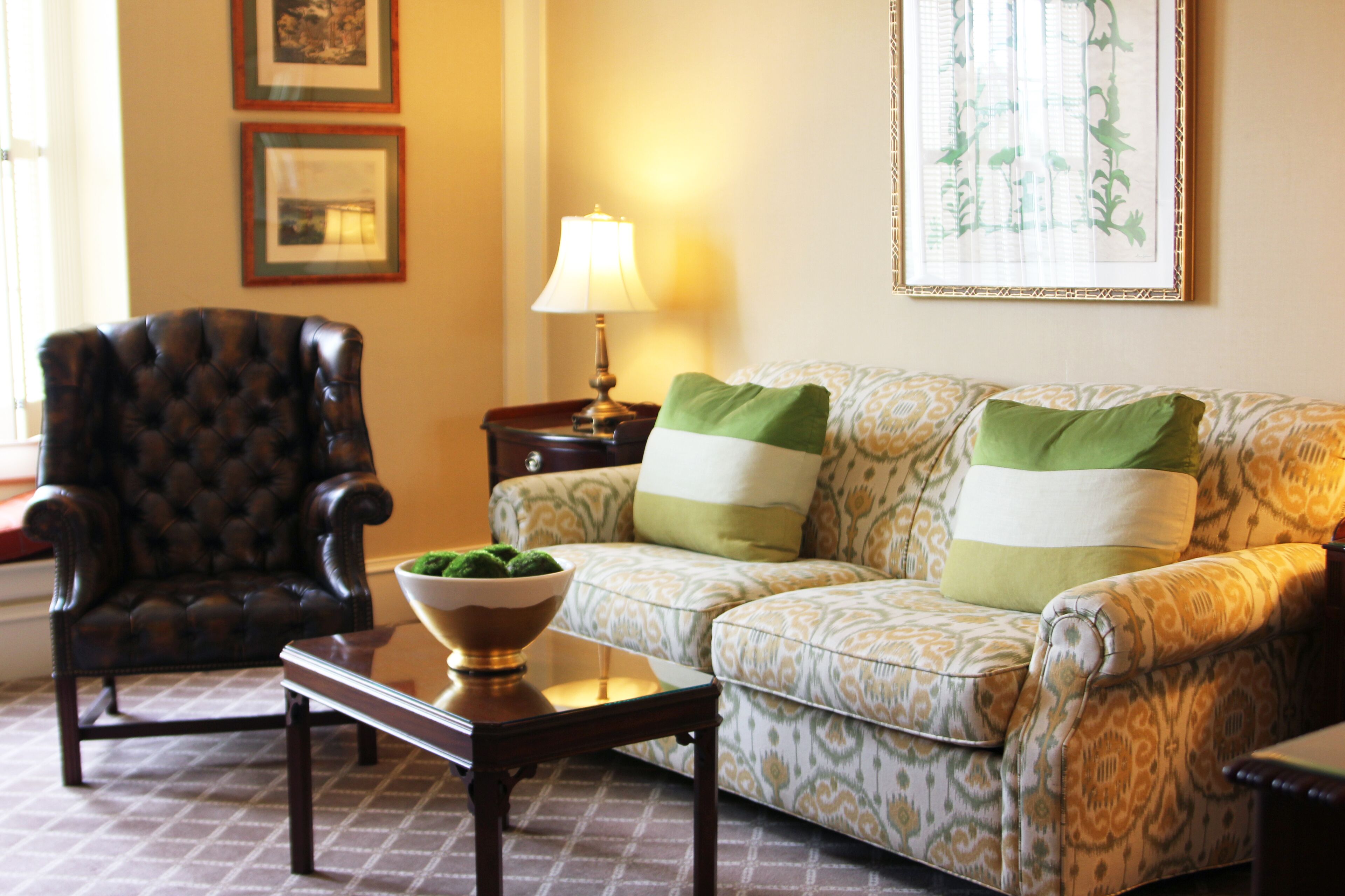 flat-screen tv, dvd player