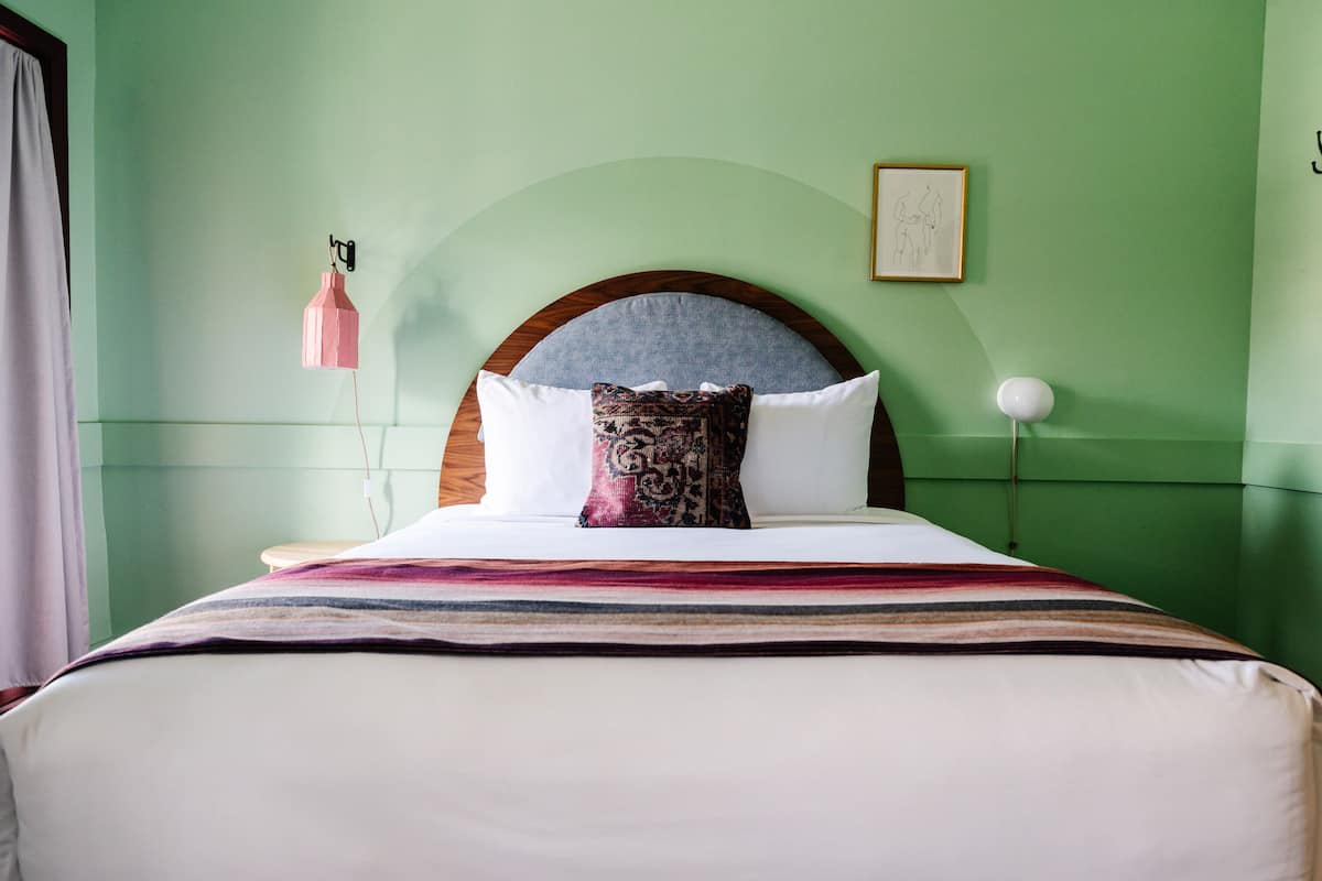 Deluxe-Suite, Mehrere Betten (24/7 Front Desk)