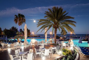 2 piscinas al aire libre, sombrillas, tumbonas
