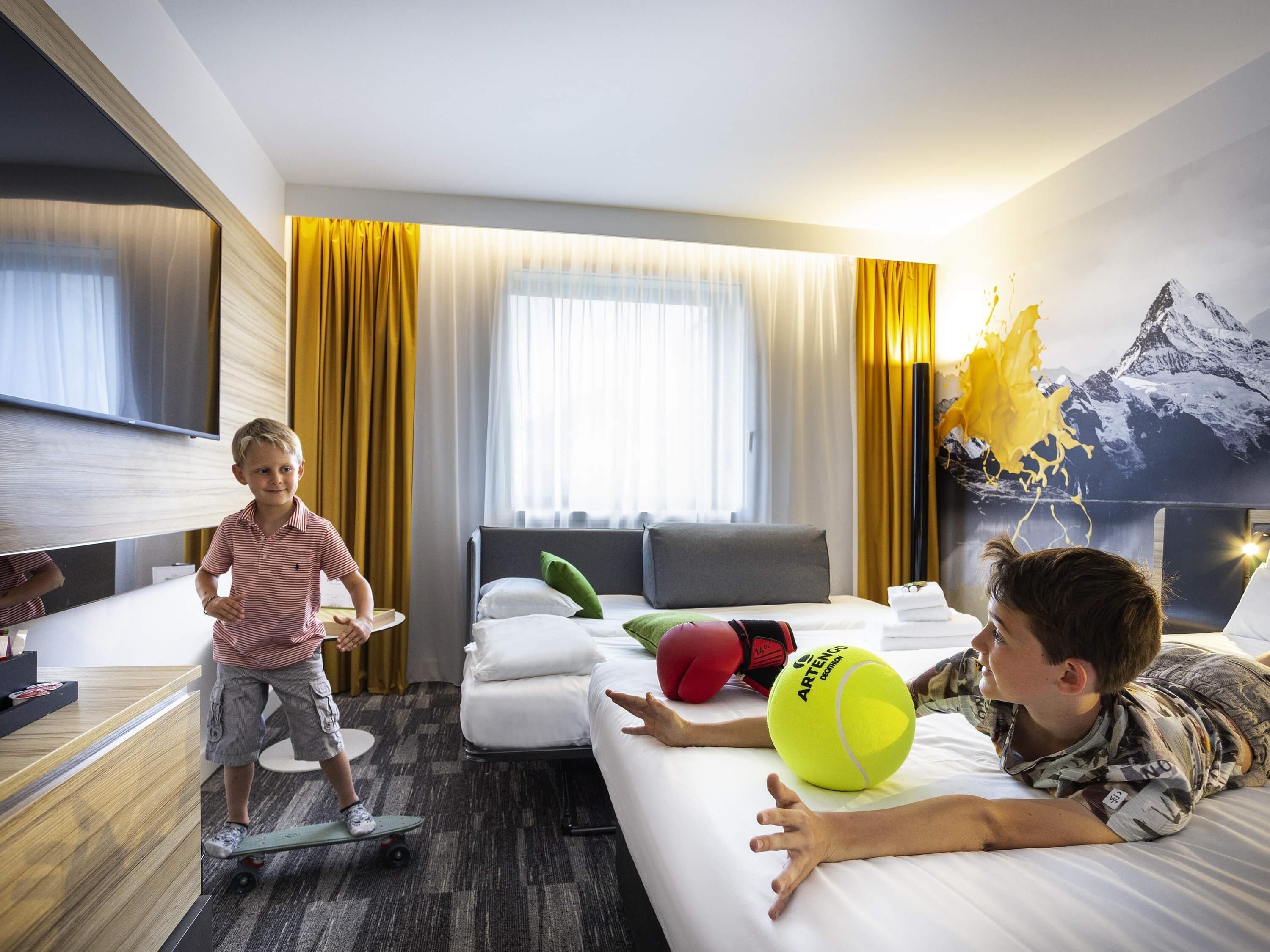 Classic Room, 1 Double Bed | 1 bedroom, premium bedding, minibar, in-room safe