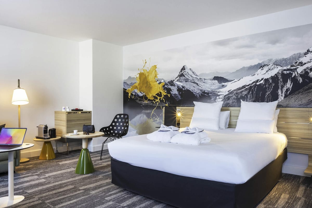 Suite, 1 Double Bed with Sofa bed, Mountain View | 1 bedroom, premium bedding, minibar, in-room safe