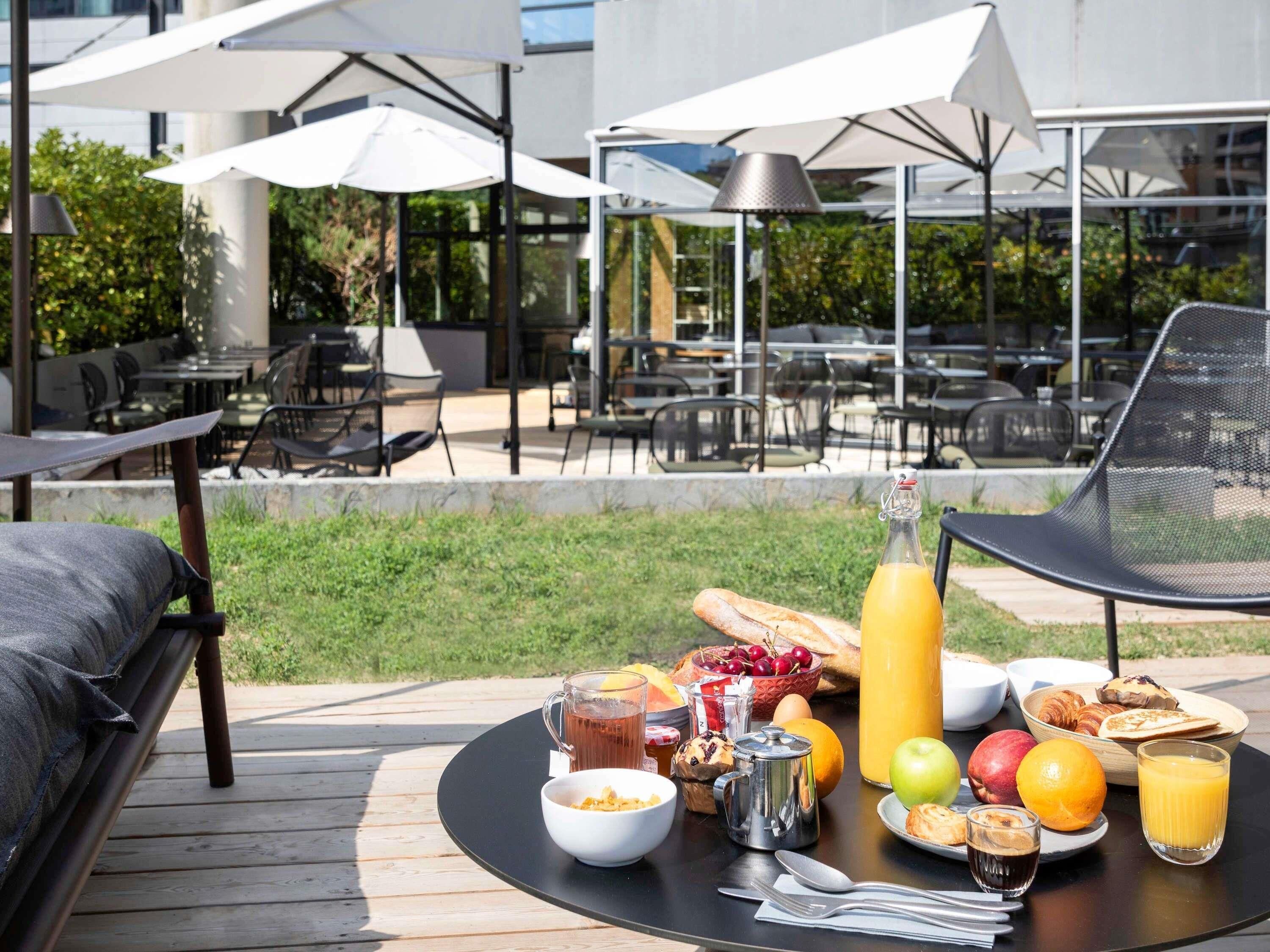 Petit déjeuner buffet servi tous les jours en supplément