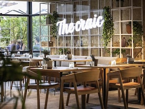 Lunch, dinner served; French cuisine, alfresco dining