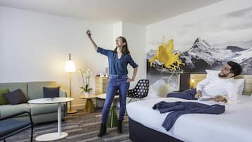 1 غرفة نوم وأغطية فراش متميزة وميني بار وخزنة داخل الغرفة