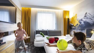 Classic Room, 1 Double Bed | 1 bedroom, premium bedding, minibar, in-room safe