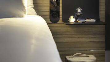 Classic Room, 1 Double Bed | 1 bedroom, premium bedding, minibar, in-room safe