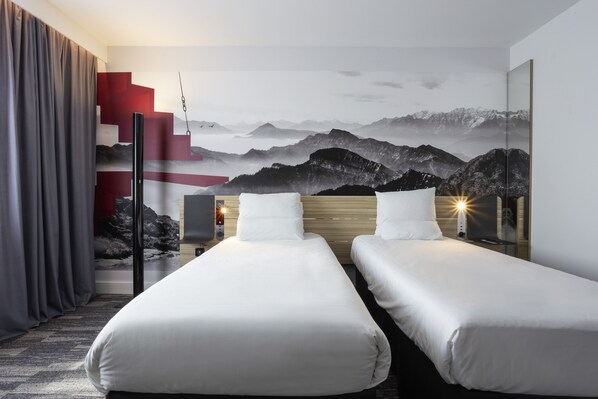 Superior Room, 2 Single Beds | 1 bedroom, premium bedding, minibar, in-room safe