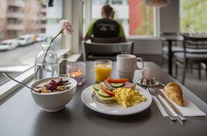 Desayuno buffet incluido todos los días 