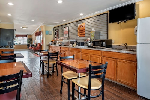 Econo Lodge Oxford near Choccolocco Park