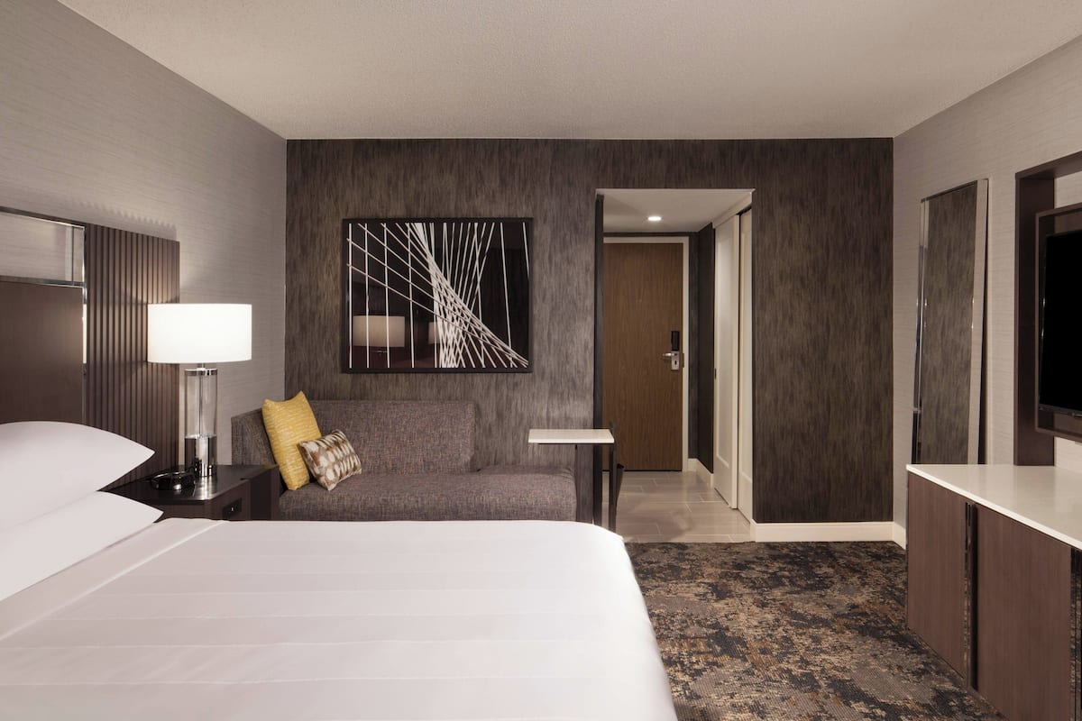 1 bedroom, premium bedding, in-room safe, desk