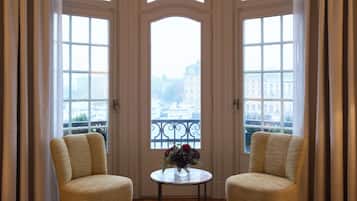 Minibar, in-room safe, individually decorated, desk