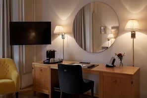 Minibar, in-room safe, individually decorated, desk