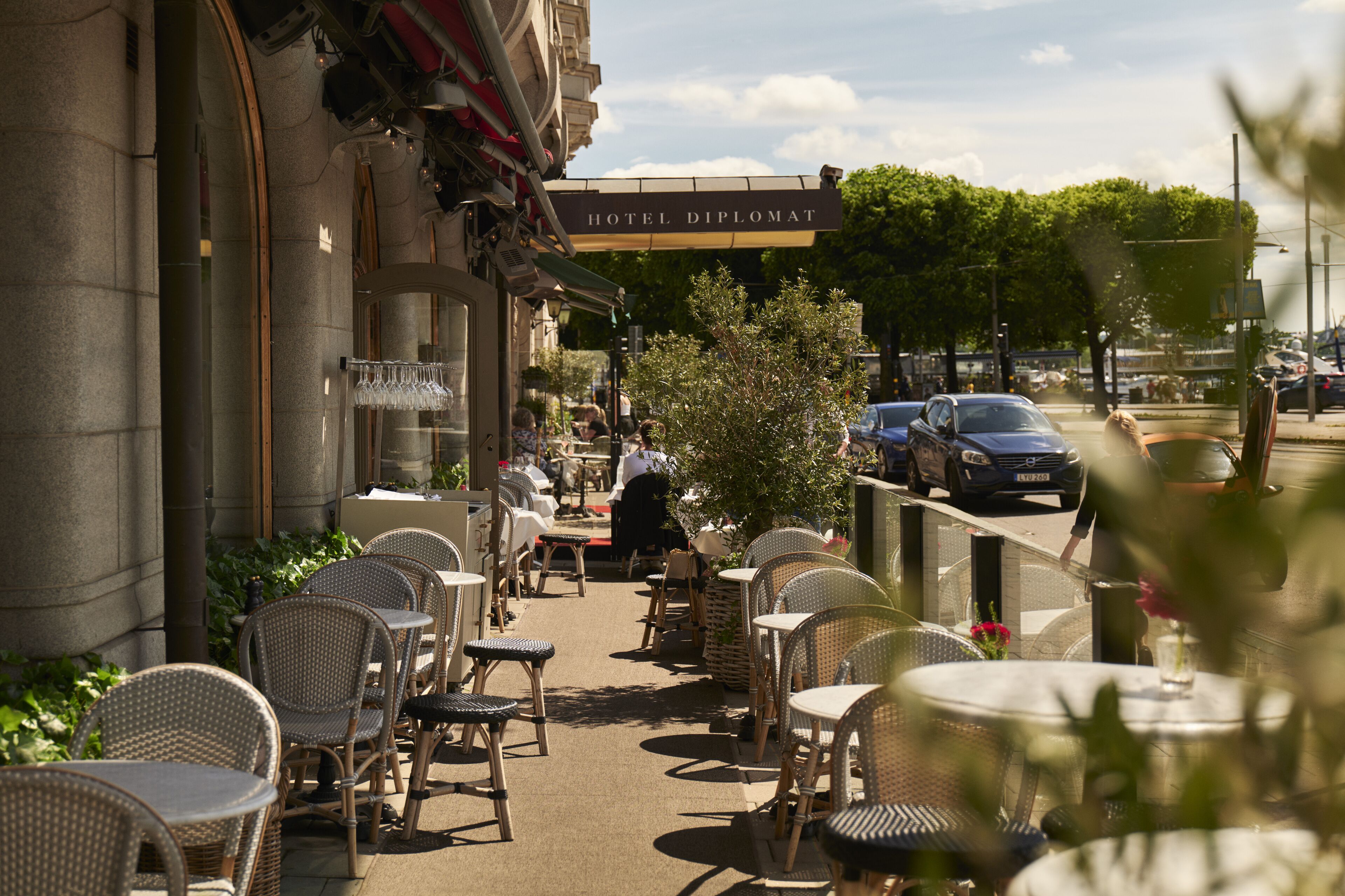 breakfast, lunch, dinner served; sea views